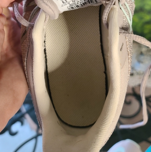 Nike running shoe gray and mint green in color - Picture 11 of 11